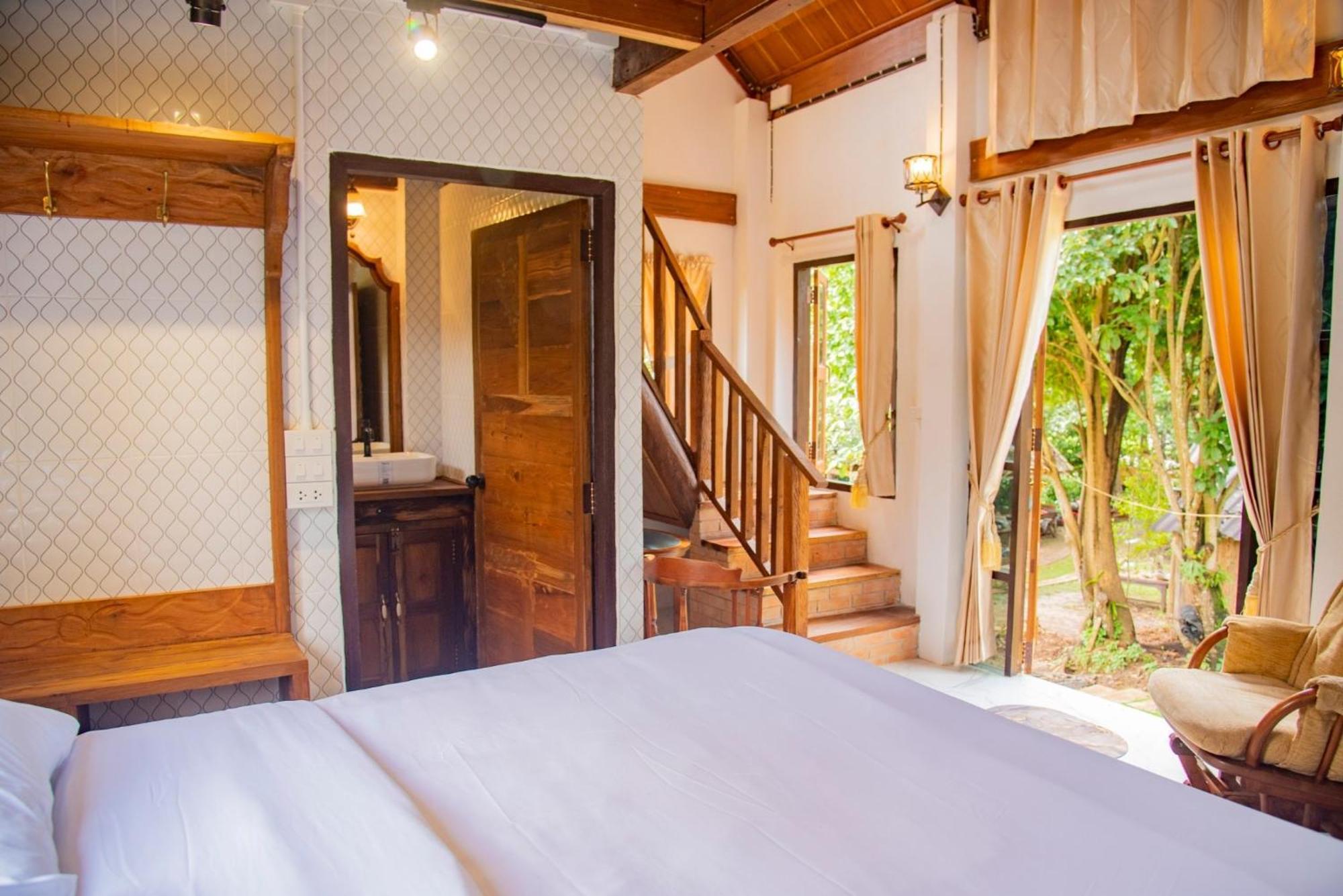 Отель Ban Kaew Mo Ra Glamping & Restaurant Pang Mapha Экстерьер фото