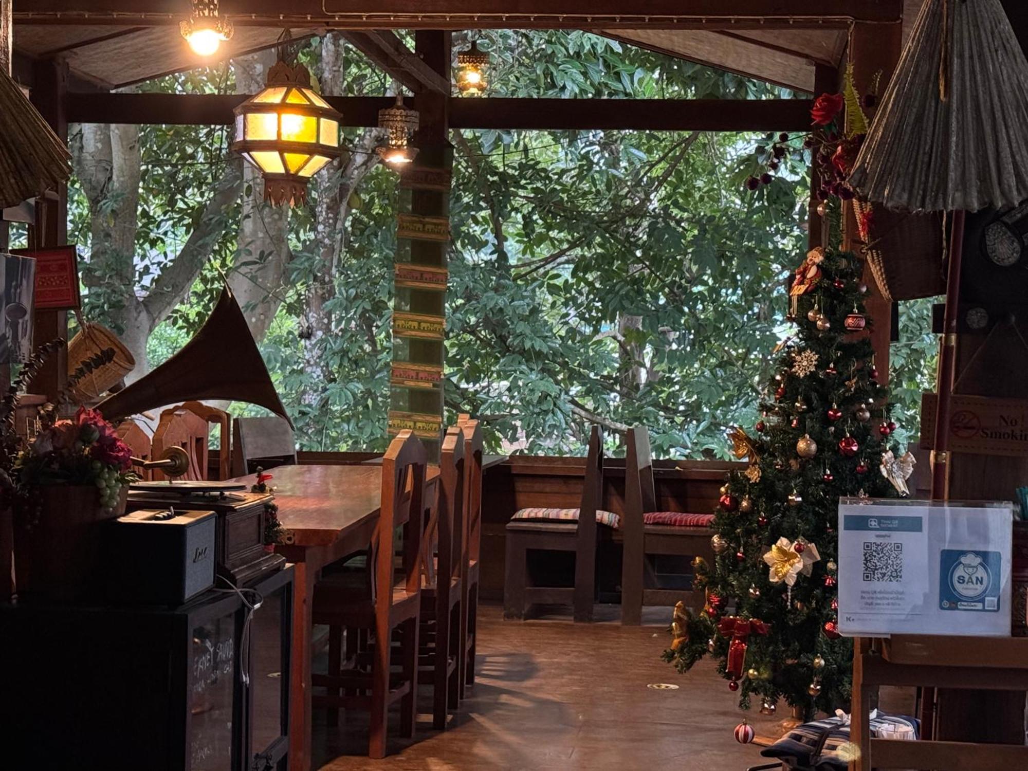 Отель Ban Kaew Mo Ra Glamping & Restaurant Pang Mapha Экстерьер фото